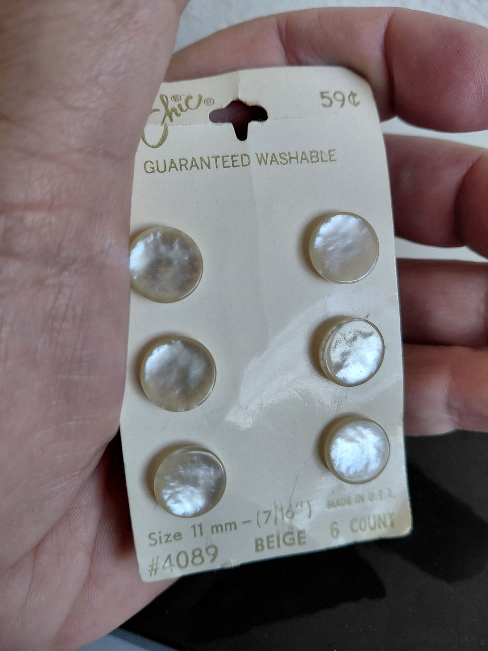 Vtg New  Mother-of-Pearl Effect 6 Button Set